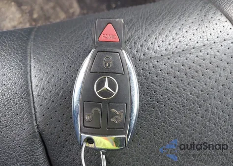 2002 Mercedes-Benz Clk 320 from USA, damaged, VIN WDBLK65G92T114434